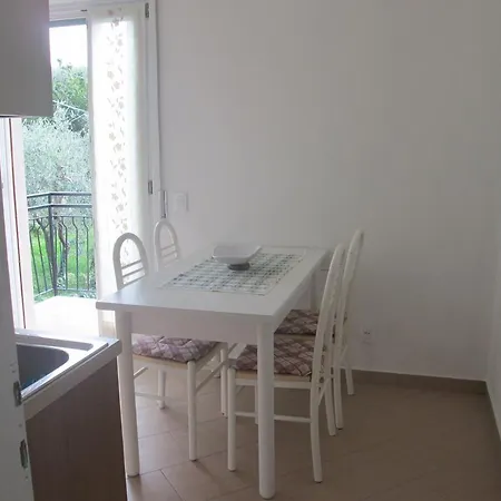 Apartment Albisano Torri Del Benaco